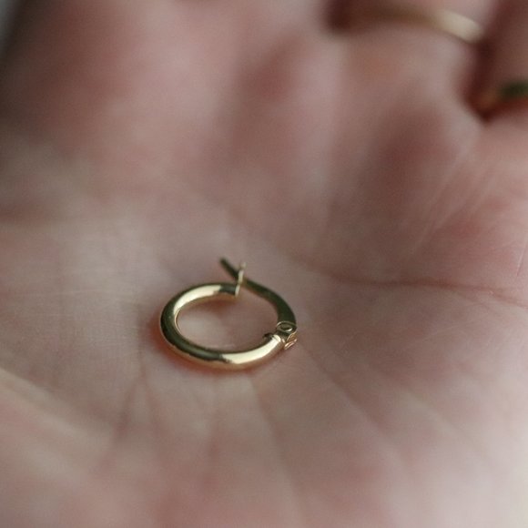 10K Solid Yellow Gold "the Simple Things - tube" earrings - Picture 5 of 6